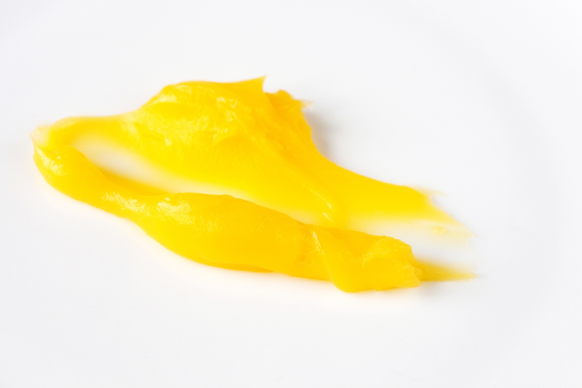 Advocaat (egg liqueur) flavoured filling